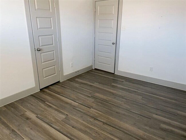Building Photo - 14866 Dorray Ln