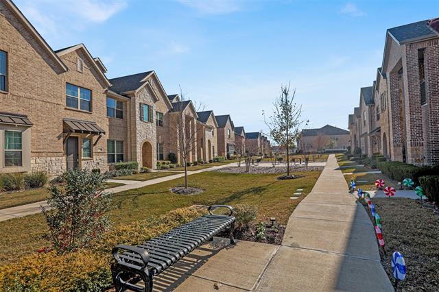 Building Photo - 2720 Parkview Pl