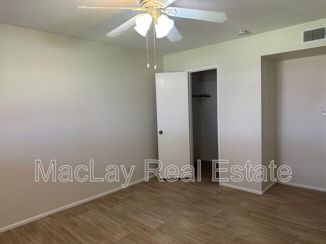 Building Photo - 2514 S Cottonwood Dr