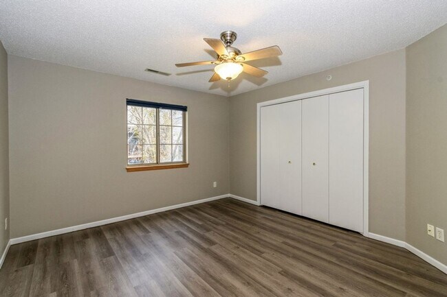 Building Photo - Updated 2 Bedroom with Garage and Off Street Parking Included!
