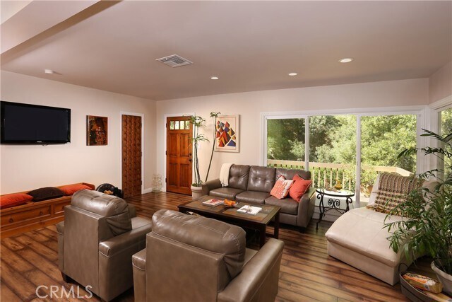 Building Photo - 3720 Broadlawn Dr