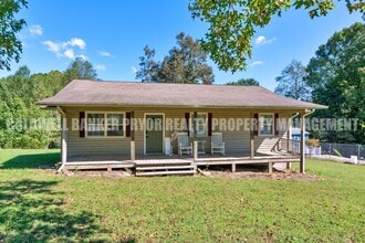 Building Photo - 150 Scenic Dr