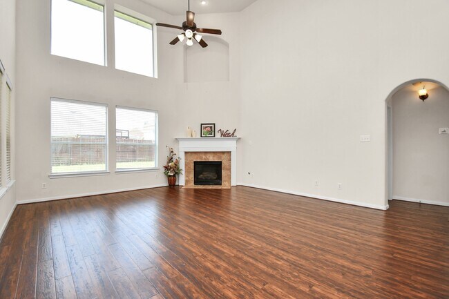 Building Photo - 8627 Sweet Pasture Dr