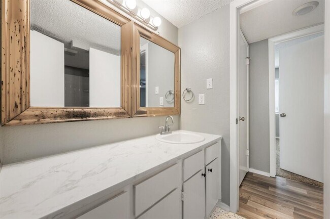 Building Photo - 6805 Blue Dawn Trail