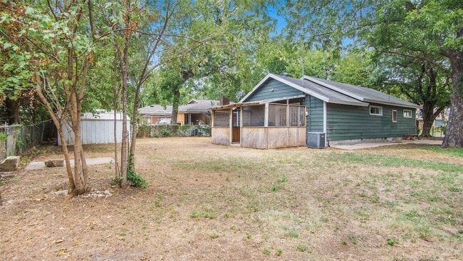 Building Photo - 1111 St Edwards St