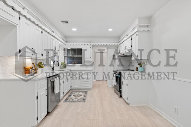 Building Photo - 1126 Farmstead St