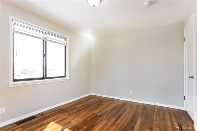 Building Photo - 1140 Jamaica St