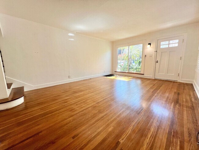 Building Photo - 45 65th Pl