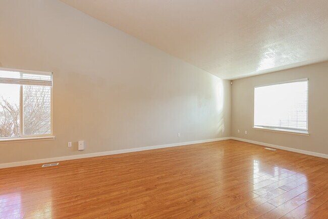 Building Photo - 8558 Maul Oak Dr