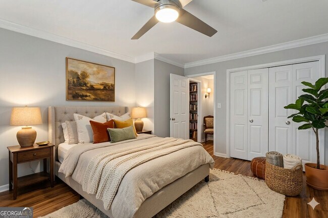 Building Photo - 23214 Plantation Dr NE