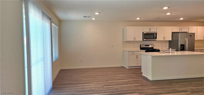 Building Photo - 6137 Orchid Fls St
