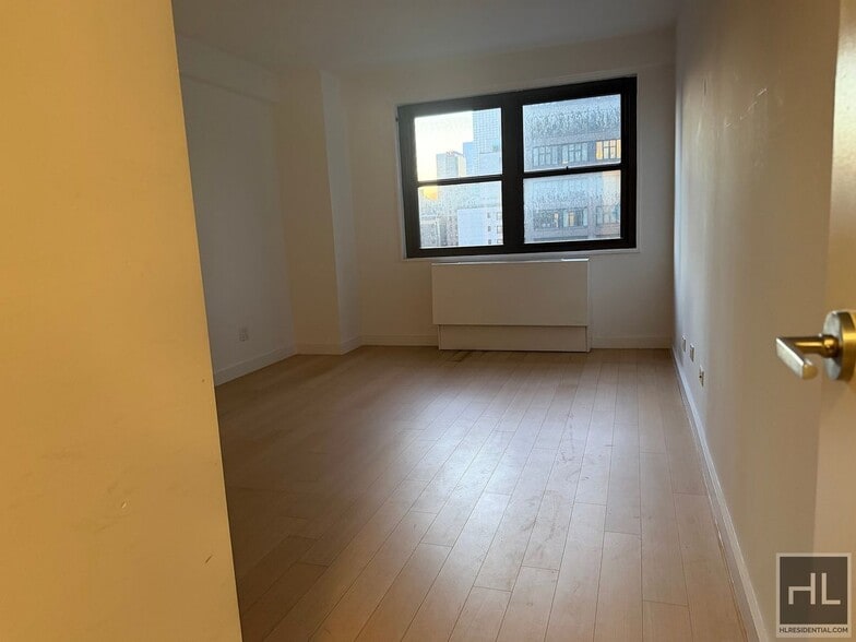 Building Photo - East 39th Street