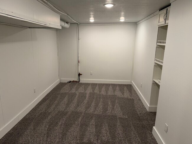 Building Photo - 533 S Dakota St