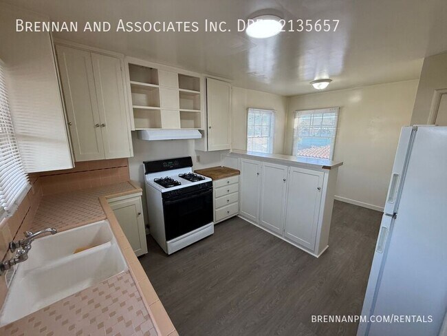 Building Photo - 253 Church Ave