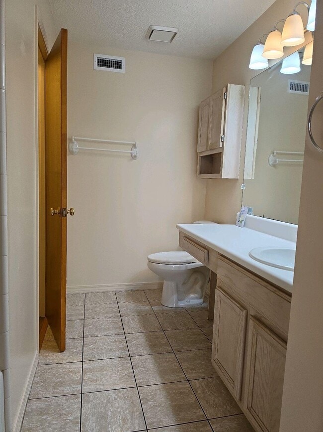Building Photo - 427 Bristol Cove Rd