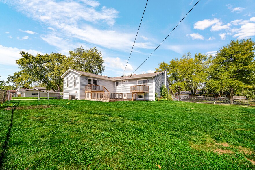 Building Photo - 1023 Westchester Dr