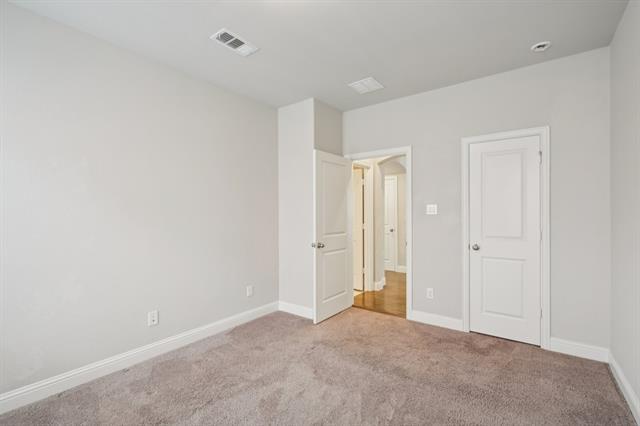 Building Photo - 16400 Olmsted Pk Blvd