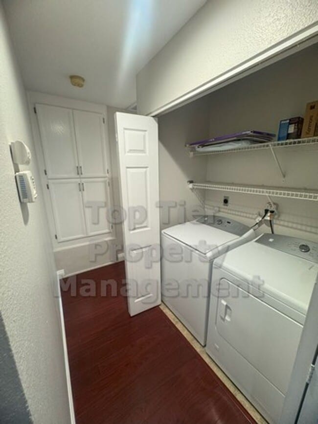 Building Photo - 3 Bedroom, 2 Bath Beautiful Carlsbad Home ...