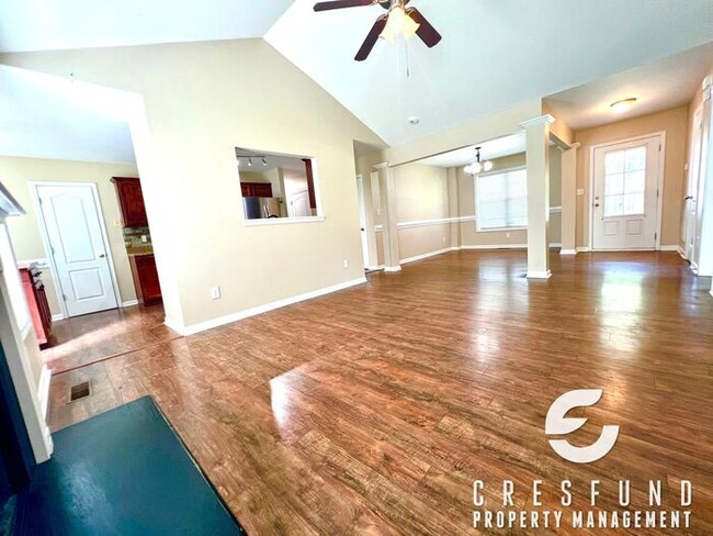 Building Photo - Conveniently Located Close to RALEIGH/RDU/...