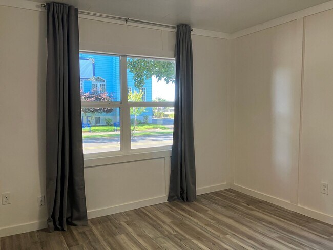 Building Photo - Remodeled One Bedroom Apartment in North S...