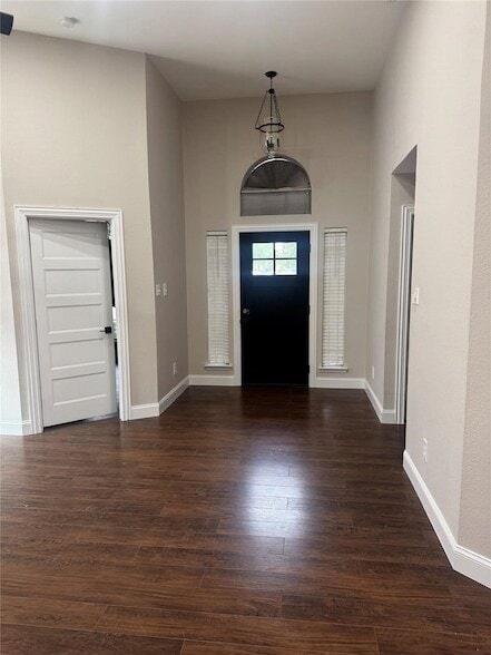 Building Photo - 1309 Brookfield Dr