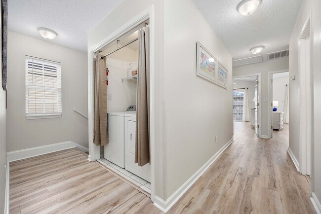 Building Photo - 111A S Yaupon Dr