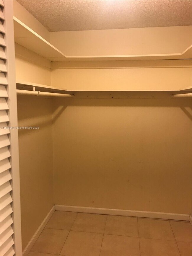 Building Photo - 10511 SW 108th Ave
