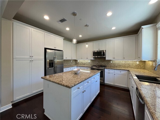 Building Photo - 11395 Beechnut St
