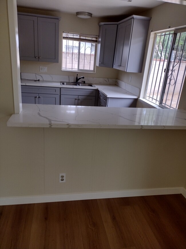 kitchen - 11813 Glamis St