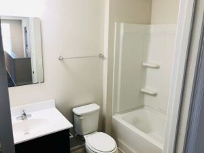 Building Photo - 125 Council Loop