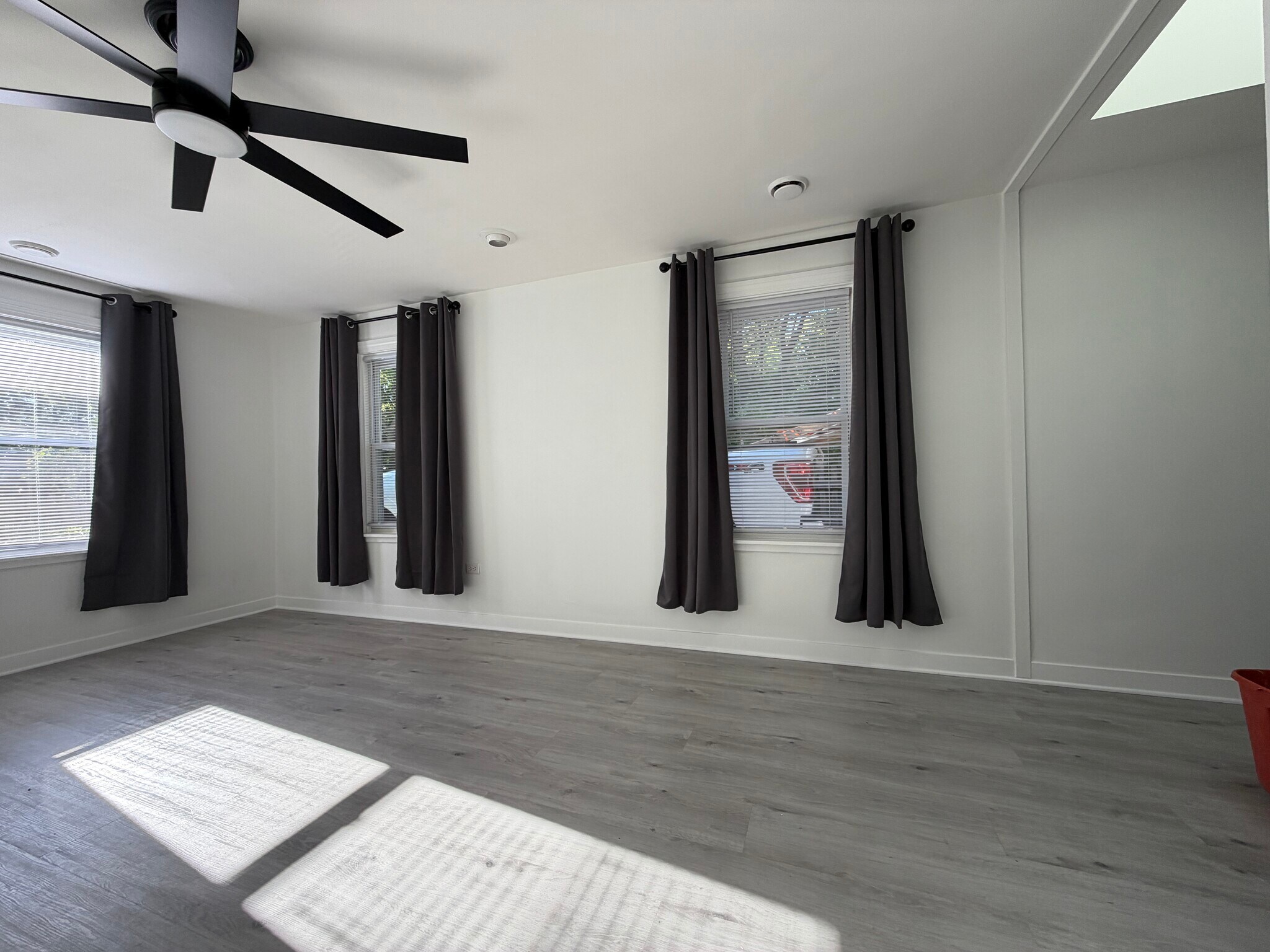 Living room - 3206 S Waterview Ave