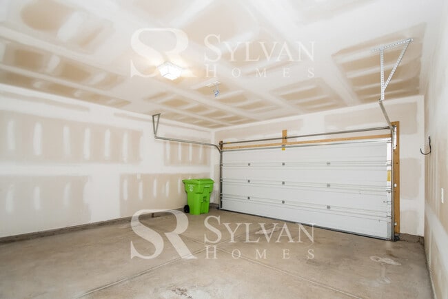 Building Photo - Life Just Got Better!