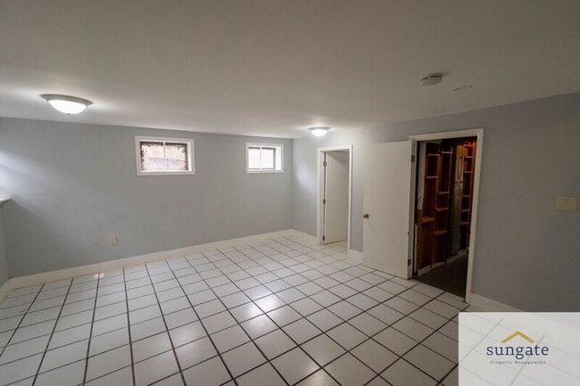 Building Photo - 831 N Chapel Gate Ln