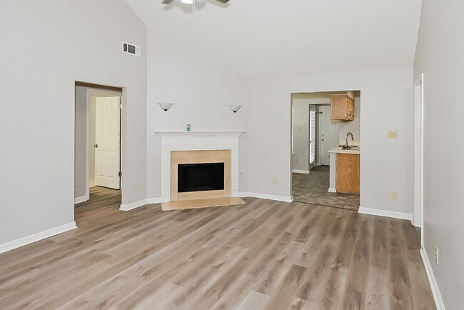 Building Photo - 8400 Kimberly Rose Dr