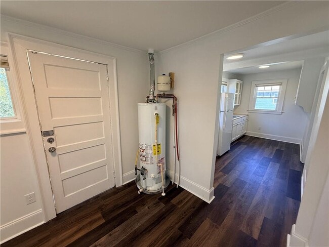 Building Photo - 101 Austin Ave NE