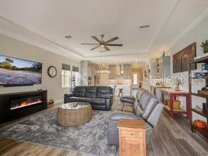 Building Photo - 714 16th Ave E