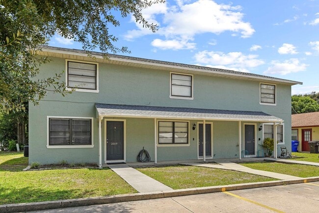 Building Photo - Fully remodeled 2 bedroom in Kissimmee available now!