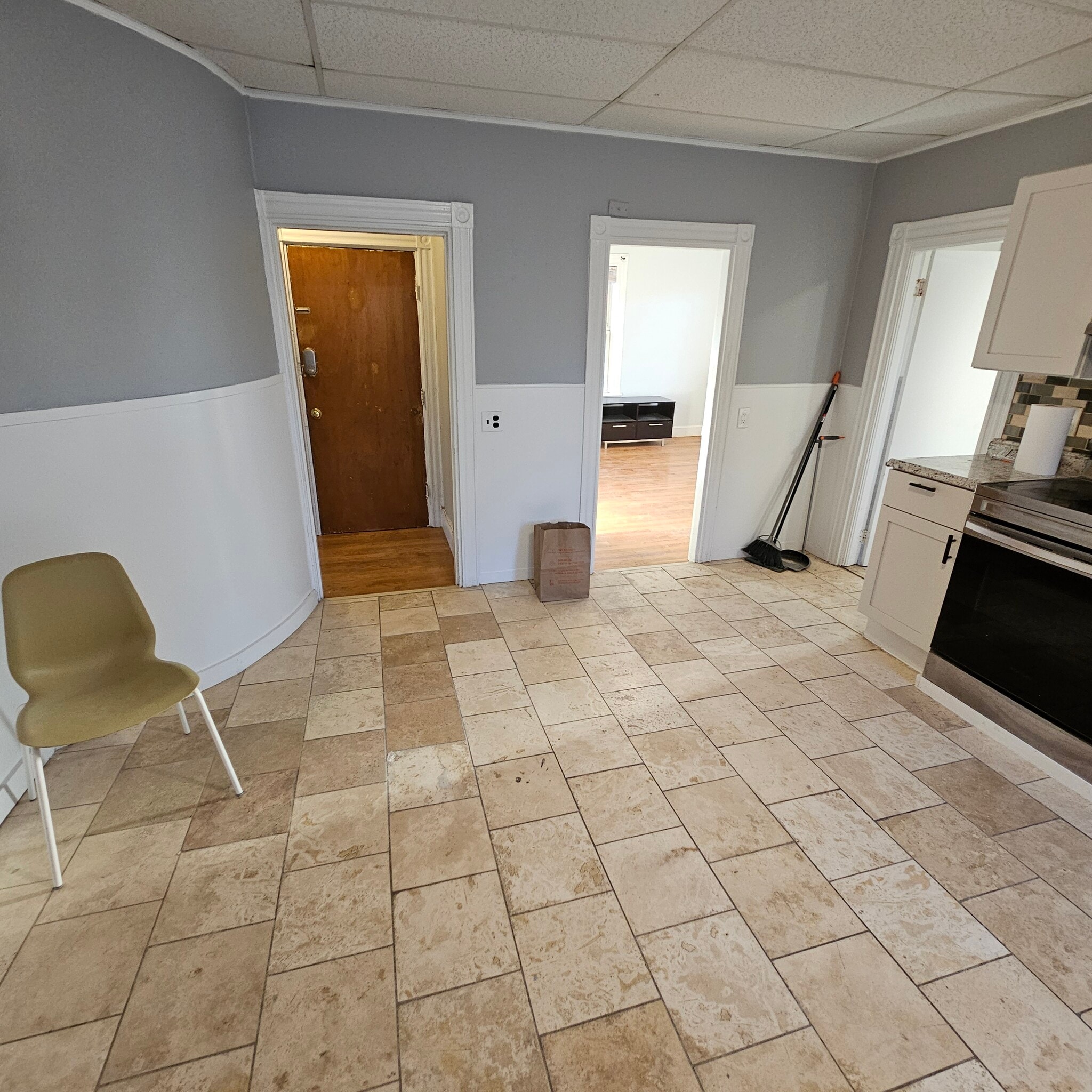 Building Photo - 14 Smythe St