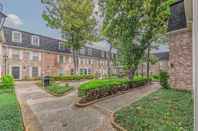 Primary Photo - 351 N Post Oak Ln