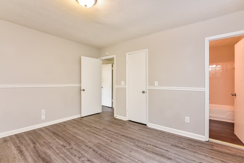 Building Photo - 4723 Old Highgate Entry