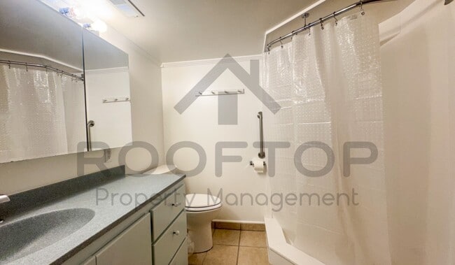 Building Photo - 206 N 200 E