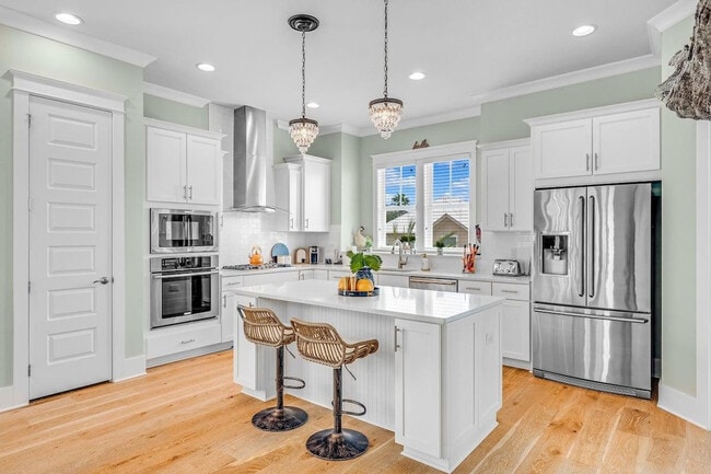 Building Photo - 6 Wilkes Rd