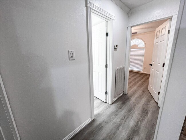 Building Photo - 21603 Park Wind Ct