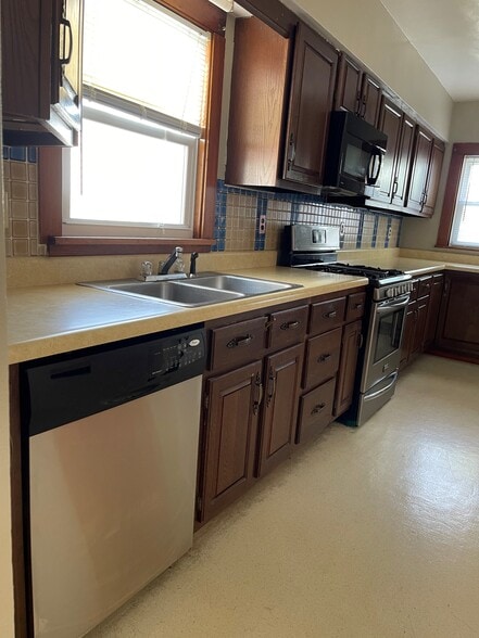 Stainless Steel Appliances - 1720 E Watch Ave