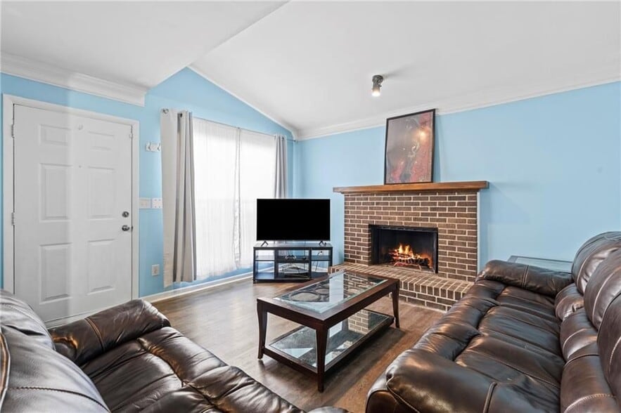 Building Photo - 547 Picketts Bend Cir