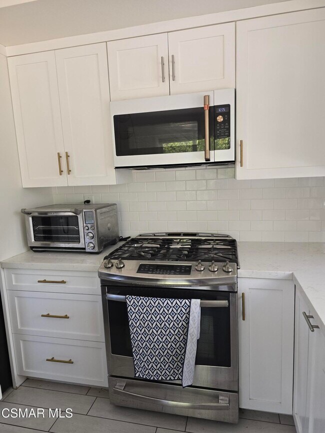 Building Photo - 3017 Klamath Ave