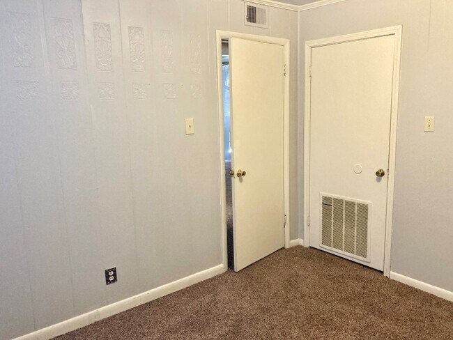 Building Photo - 117 Parkburg Rd