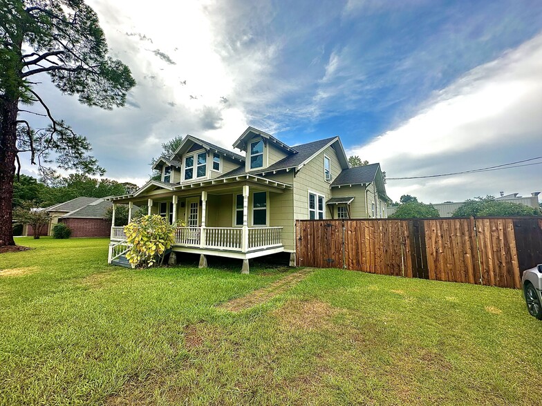 Building Photo - 104 Nouveau Ln