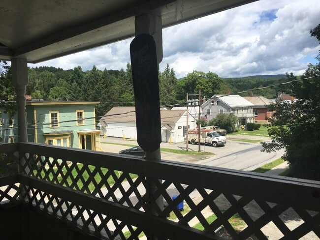 Building Photo - 139 Railroad St