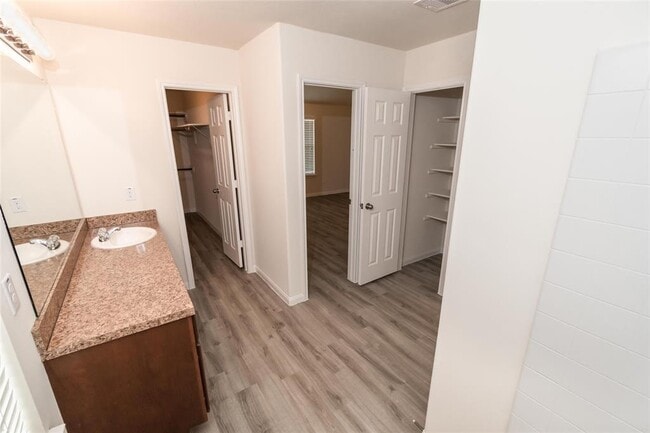 Building Photo - 1038 Sarena Ct